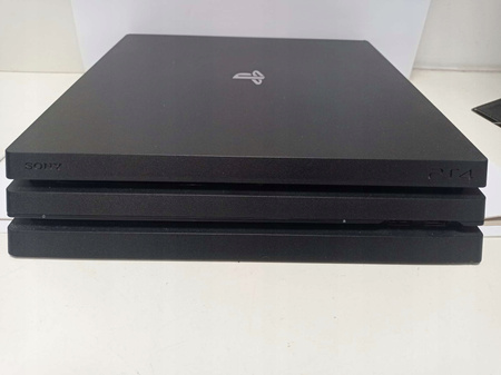 Konsola Sony PlayStation 4 Pro 1Tb + Pad Stan Idealny Komplet