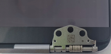 Wymiana skrzydła matrycy MacBook Pro 13” M1/M2 A2338 – Nowe skrzydło z wyświetlaczem Retina + montaż