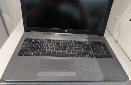 Laptop HP 255 G7 15,6" AMD Ryzen 5 3500U 16/256GB SSD Win 11 Home